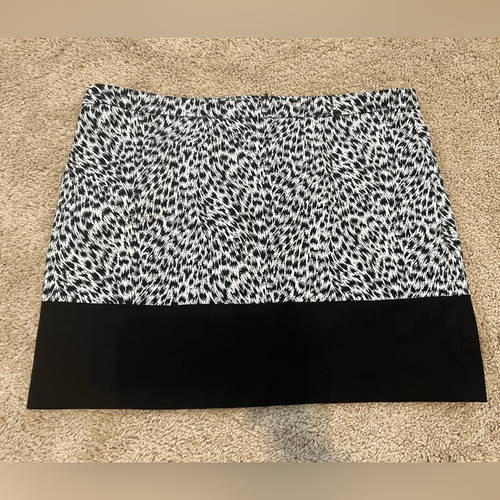 Micheal Kors Cheetah Animal Print Mini Pencil Skirt Black & White Size 10 Petite